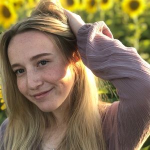 Meet your Posher, Savannah